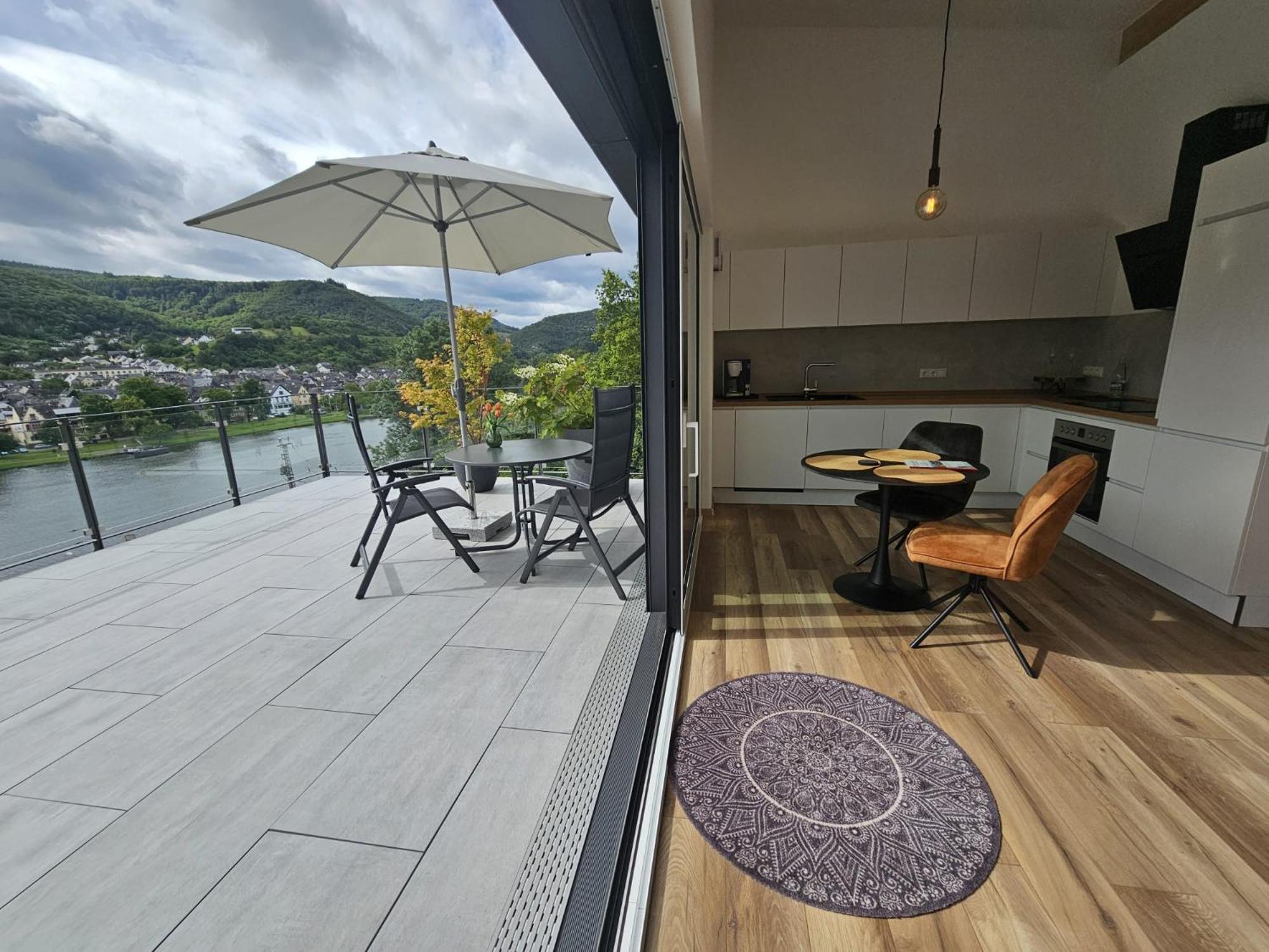 Mv Roemervilla, Lofts & Penthouses Mit Traumhaftem Moselpanoramablick Und Sauna トライス・カーデン エクステリア 写真